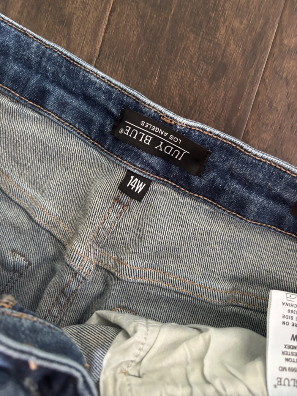 Judy Blue Distressed Boyfriend Jeans in Medium Blue - Picture 8 of 10